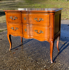 Commode sauteuse Style Louis