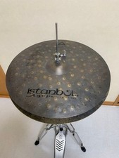 Paire de cymbales sombres