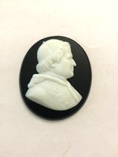 Ancien élément pour collier