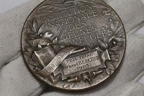 Medaille award - 🧭,