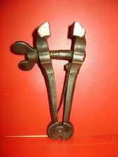 Outil ancien Etau à mains