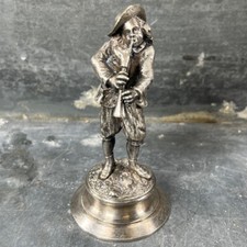 Statuette en bronze argenté