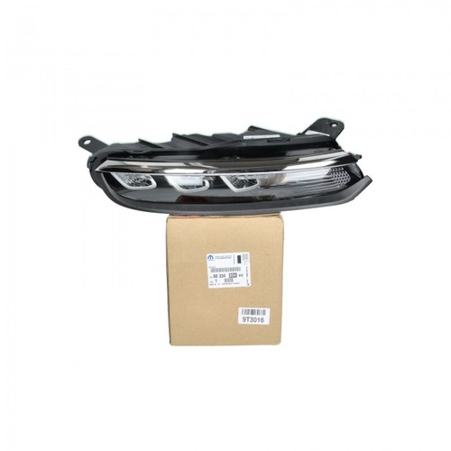 Daytime right front headlight - daytime,