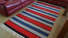 Tapis traditionnel fait main