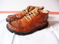 Très jolie paire de bottine en cuir homme couleur camel  T : 43