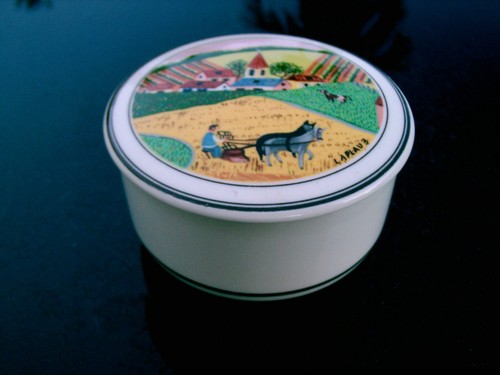 Porcelain trinket vanity - ,