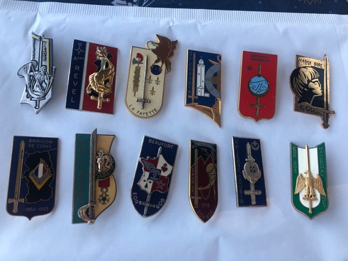 Lot 12 insignes - lot, (2)