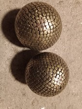 Paire de boules cloutées 3 couleurs