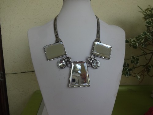 Tres beau collier haute - tres,
