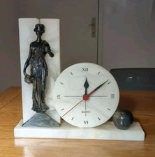 Pendule Marbre Blanc et Statuette Bronze Style Art Déco