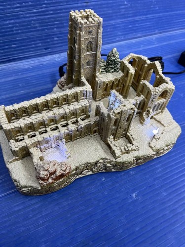 Lilliput lane fountains - lilliput,