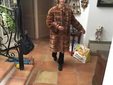 manteau de fourrure en mouton doré