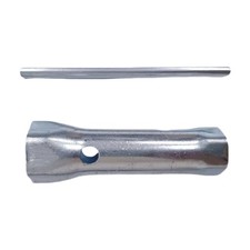 Clé à bougie d'allumage 21