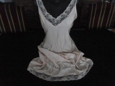 jolie combinaison&fond de robe