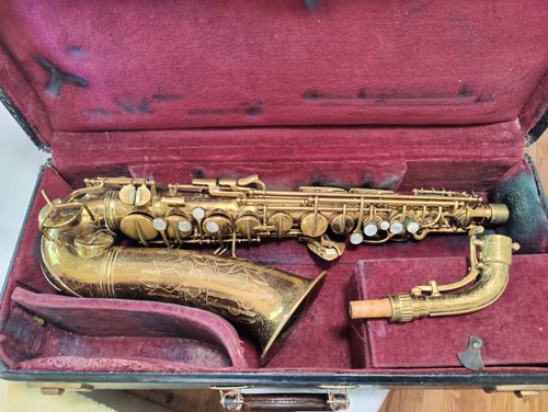Conn alto sax - naked, lady