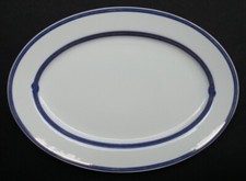 RARE sublime GRAND PLAT OVALE en PORCELAINE de CHRISTOFLE modèle RUBANEA BLEU OR