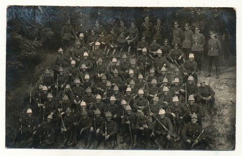 Photo postcard soldiers with