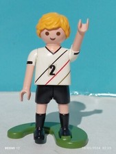 PLAYMOBIL FIGURINE FOOTBALLEUR