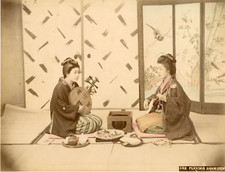 Japon, Playing Shamisen Vintage albumen print  Tirage albuminé aquarellé  21