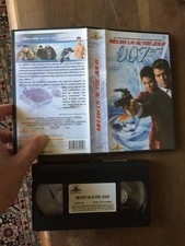 CASSETTE VIDEO VHS CINEMA JAMES BOND 007 MEURS UN AUTRE JOUR  pierce brosman