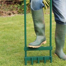 Aérateur de gazon manuel