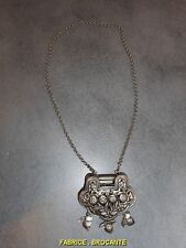 COLLIER ARTISANAL EN FORME DE