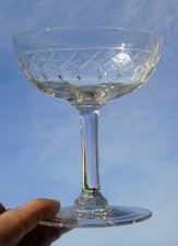 Meisenthal - Coupe à champagne en verre taillé. Circa 1930. 