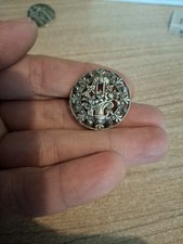 Beau Bouton Ancien Clous