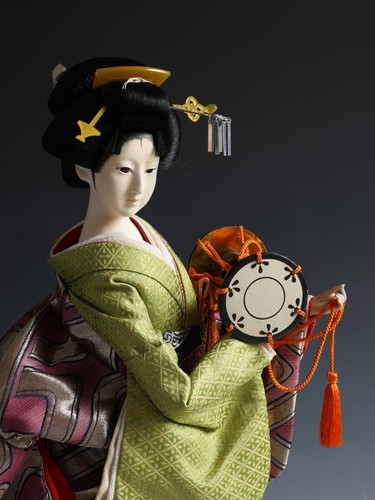 Poupée geisha japonaise
