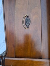 Table basse salon en merisier tiroir double sens