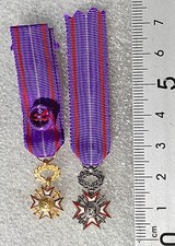 LOT 2 MEDAILLES MINIATURES