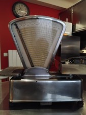 Ancienne Balance en Acier