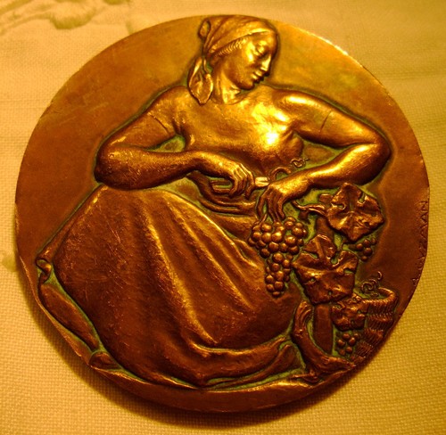 Vendangeuse bronze signée - bronze,,