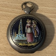 Montre À Gousse Coq En Argent Avec Dessin 2 Personnages Une Femme Et Un Homme 