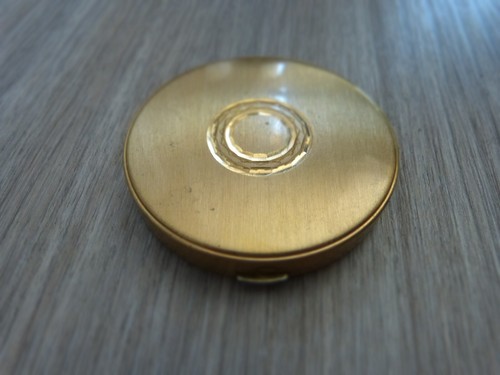 Poudrier ancien laiton - ,