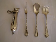 Maison Christofle, trois petites pièces de service et un manche à gigot  #1509#
