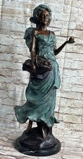 Sculpture En Bronze De Femme