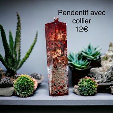 pendentif en resine epoxy avec collier en cordon noir 