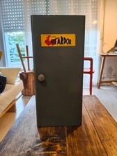 petite armoire métallique vintage marque vitardor, couleur vert
