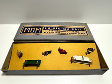 MDM La Vie du Rail HO/5 A -Boîte deux bancs + personnages assis en plomb HO RARE