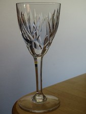 SAINT LOUIS 1 ANCIEN VERRE VIN BLANC CRISTAL TAILLER MODELE MONACO 1950 ht 15 cm