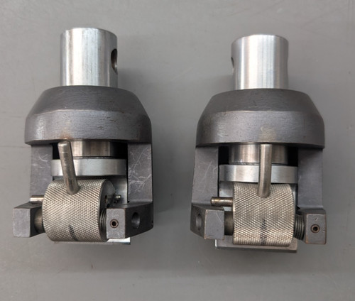 Instron 5kn self - self, tightening