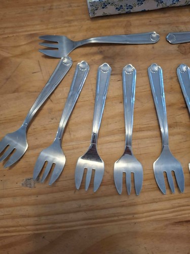 Ménagère fourchettes à - ménagère,