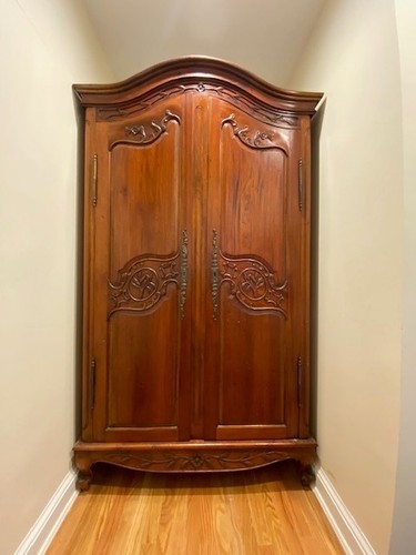 Gorgeous vintage carved - carved, wood