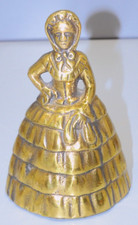 -JOLIE CLOCHETTE de TABLE BRONZE LAITON FEMME ELEGANTE ROBE CRINOLINE  D