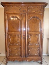 Armoire Provençale (Fourques) Louis XV en noyer 18ème siècle