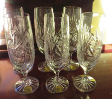 6 flutes a champagne neufs