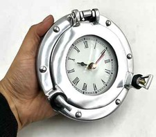 Horloge murale en métal