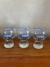 3 verres Tropico vintage transparent , marqué en bleu. Gros pied avec bulle