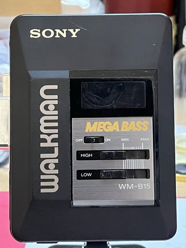 Sony portable cassette - 🟡sony,